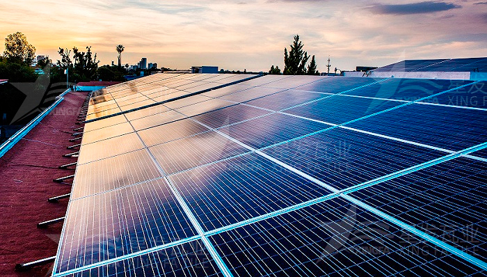 光伏屋面瓦自清潔性能強(qiáng)，防水功能優(yōu)異，簡(jiǎn)直是一舉多得！