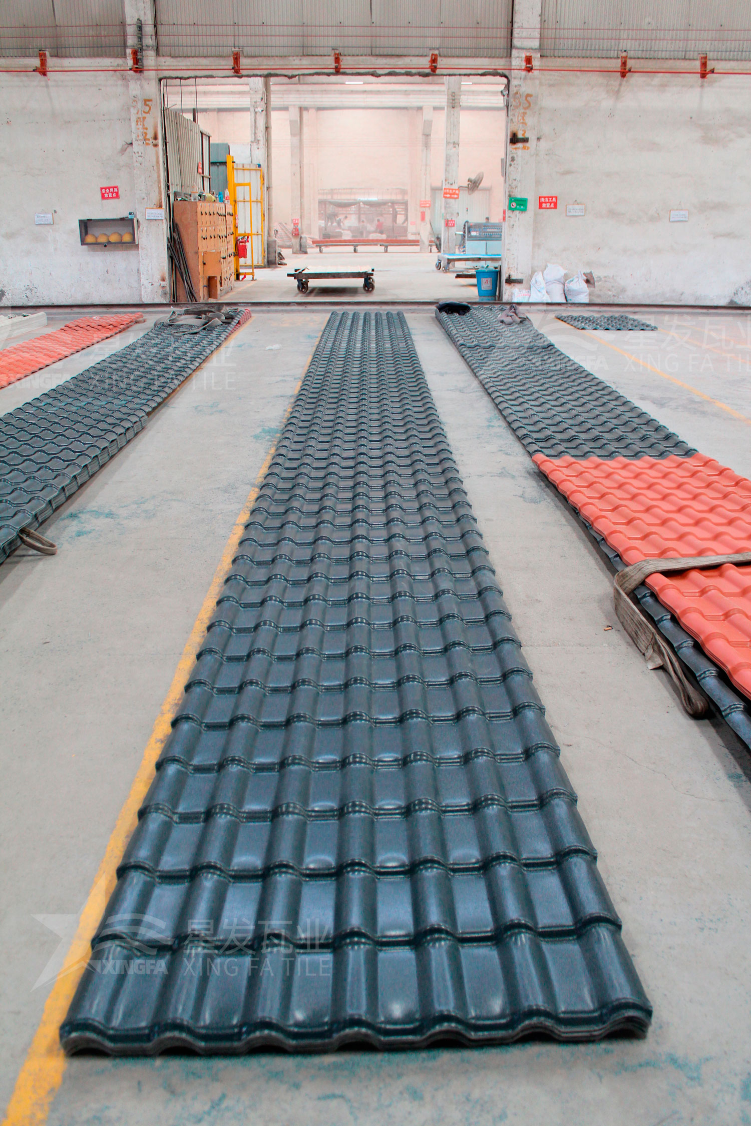 樹脂瓦白底和灰底哪個好？白底和灰底在質(zhì)量、價格上有啥區(qū)別？