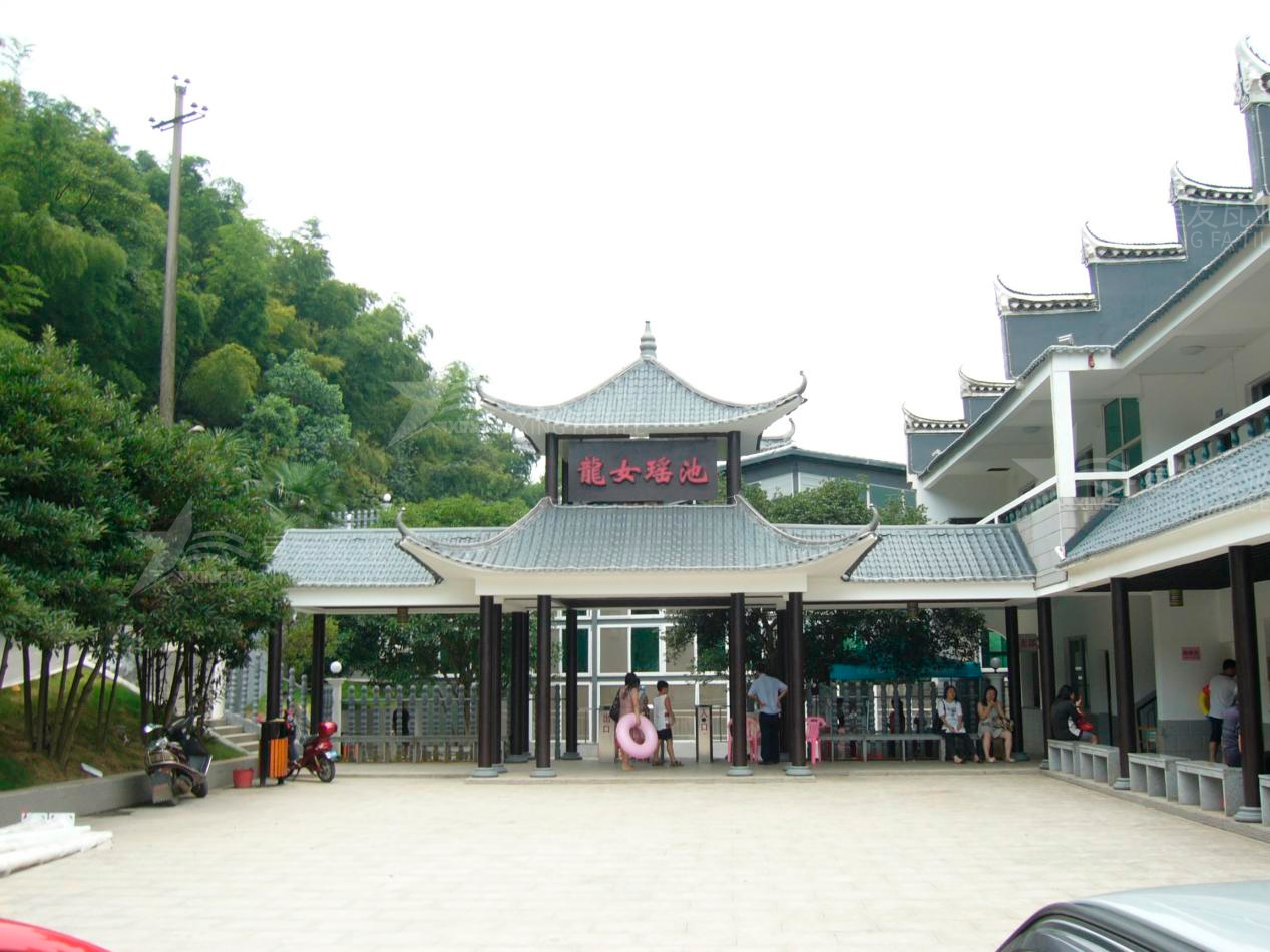 屋頂材料合成樹脂瓦和不銹鋼瓦哪個好？選擇很重要！