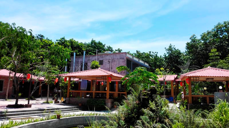 屋面合成樹脂瓦的標(biāo)準(zhǔn)尺寸是多少？通?？梢宰瞿膬煞N尺寸？