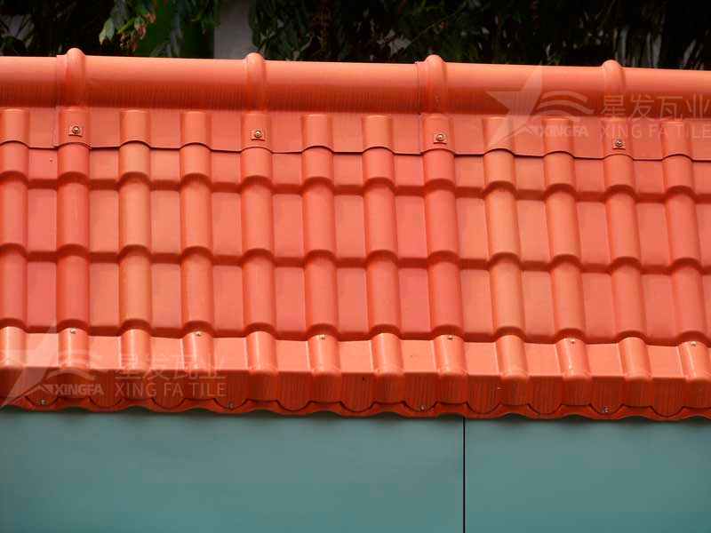 包工包料安裝合成樹脂瓦每平方需要多少錢？