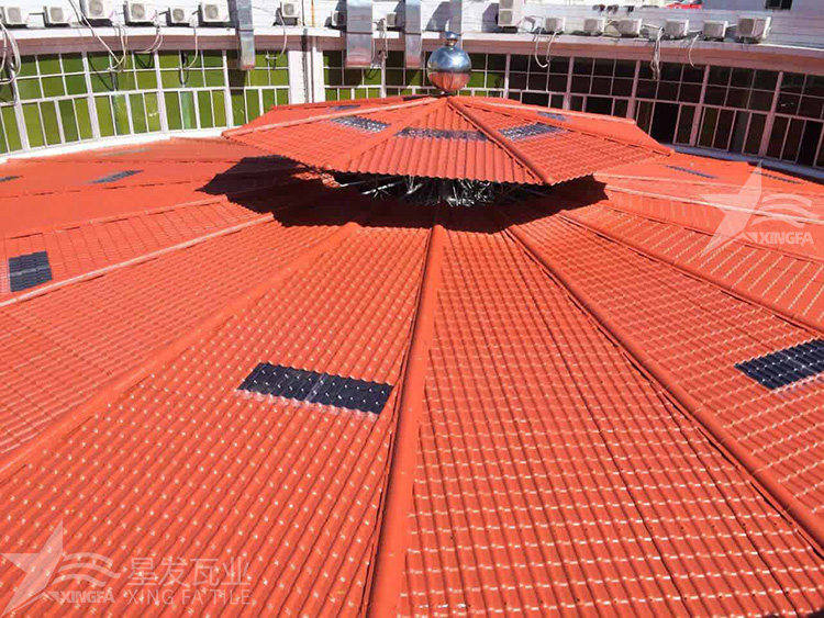 樹脂瓦的灰底和白底之間的比較：價格和質量上有何差異？